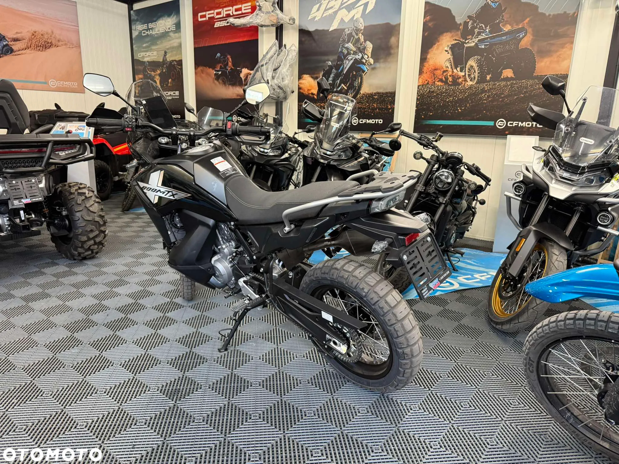 CFMoto MT - 9