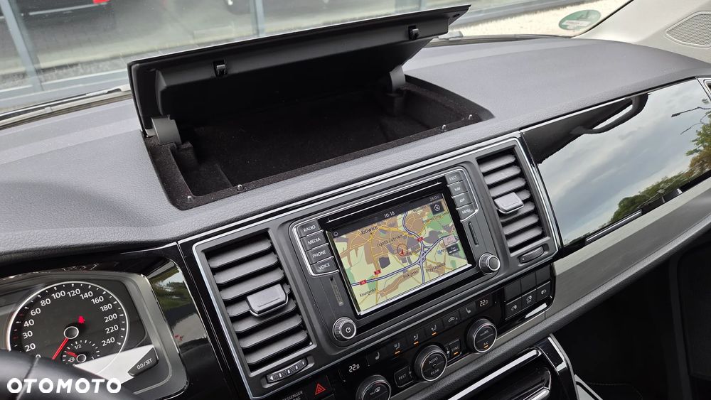 Volkswagen Multivan - 19