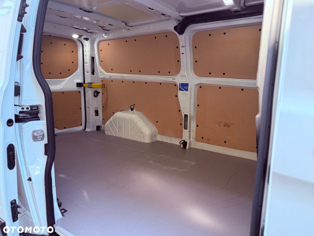Ford TRANSIT CUSTOM - 28