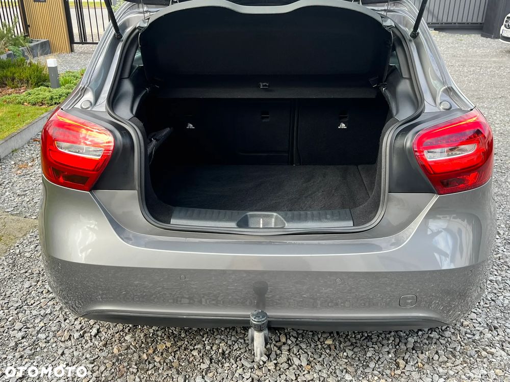Mercedes-Benz Klasa A 180 BlueEfficiency Edition - 24