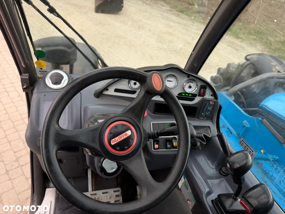 Manitou MT932 Ładowarka Teleskopowa dźwig wózek 9m. UDŹWIG 3,2 tony. Przebieg 2760 MTG jak Nowa z SALONU 2014rok z Norwegii z Gospodarstwa rolnego. Silnik PERKINS 100km. Serwisy w Dekra! Widły i łyżka. Ani deka luzu czy wycieku. OKAZJA! Jazda REWERS + 4 biegi. Skręt 3 tryby. - 33