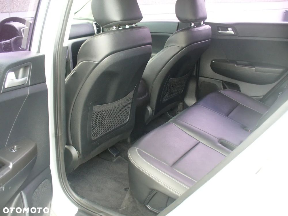 Kia Sportage 2,0 CRDI AWD Platinum - 13