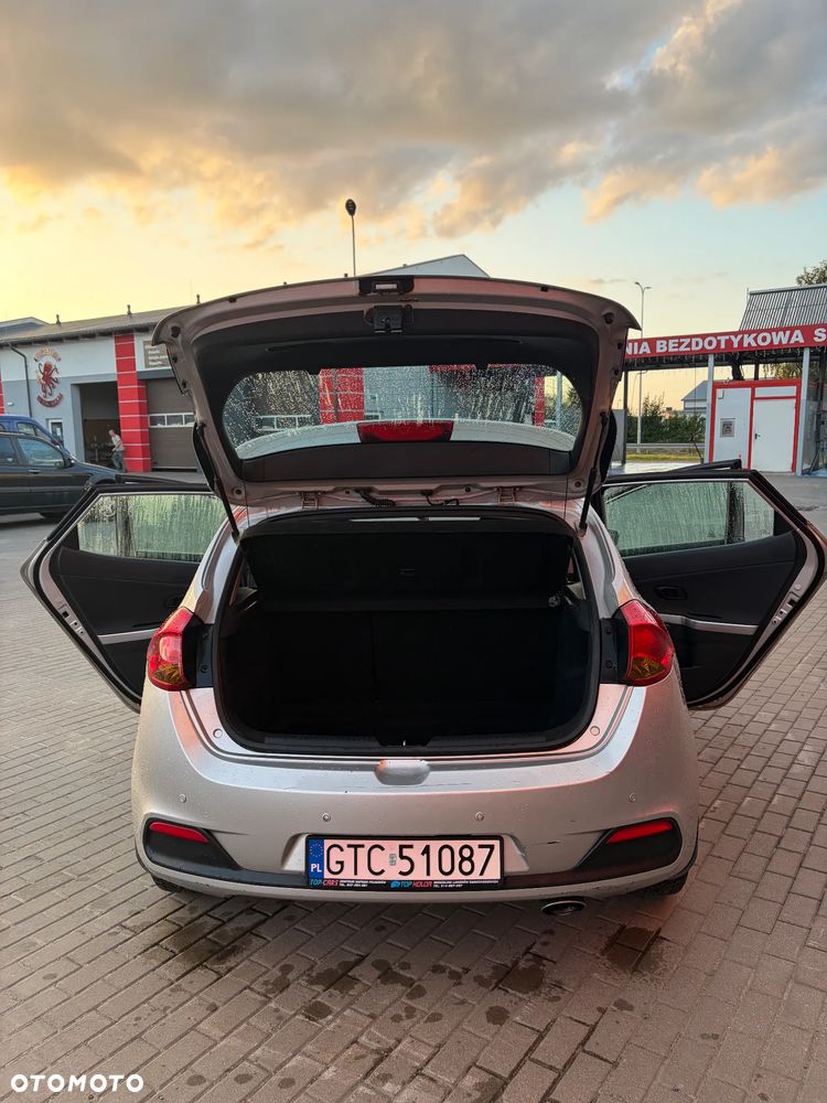 Kia Ceed - 10