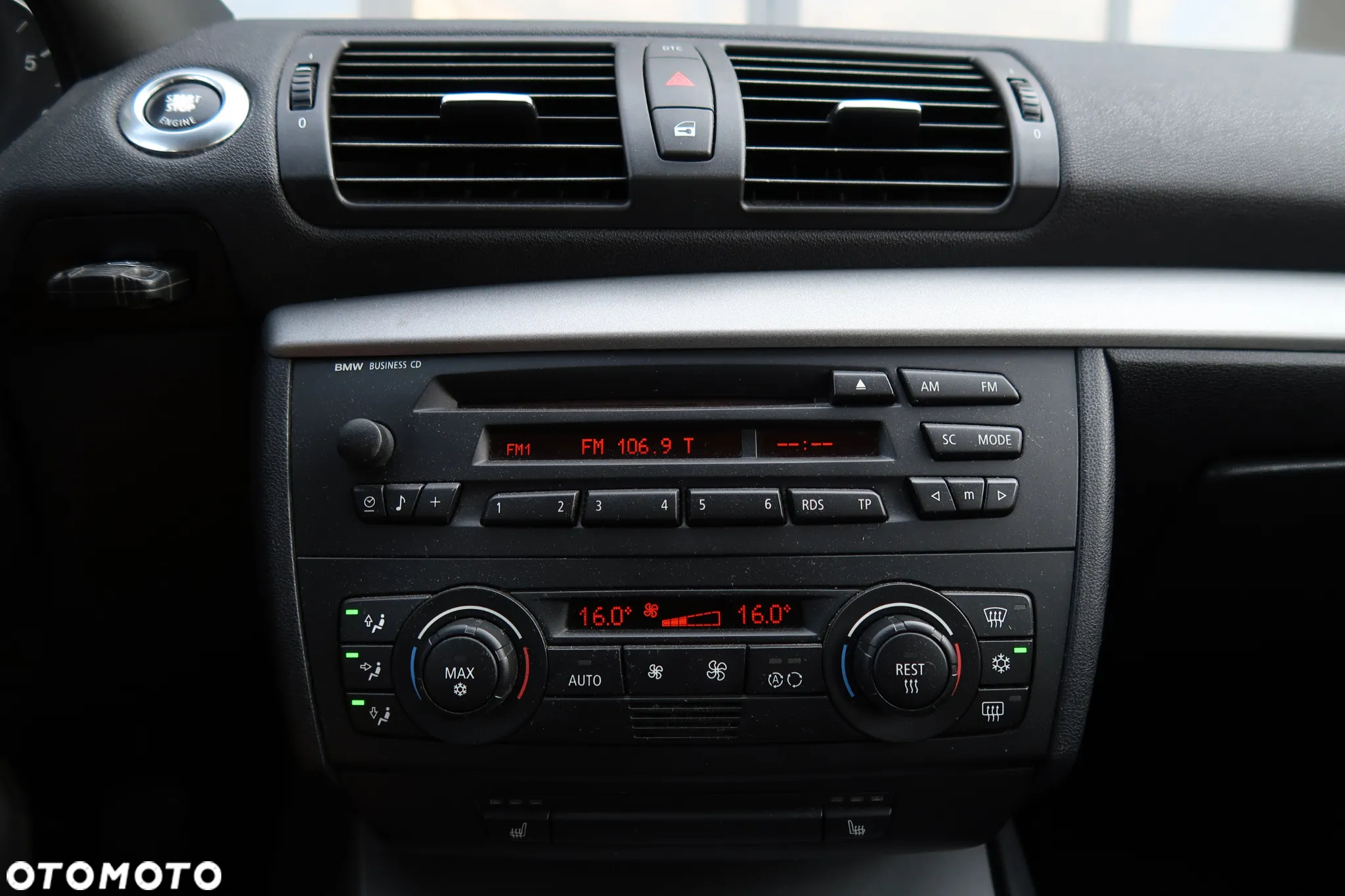 BMW Seria 1 116i - 25