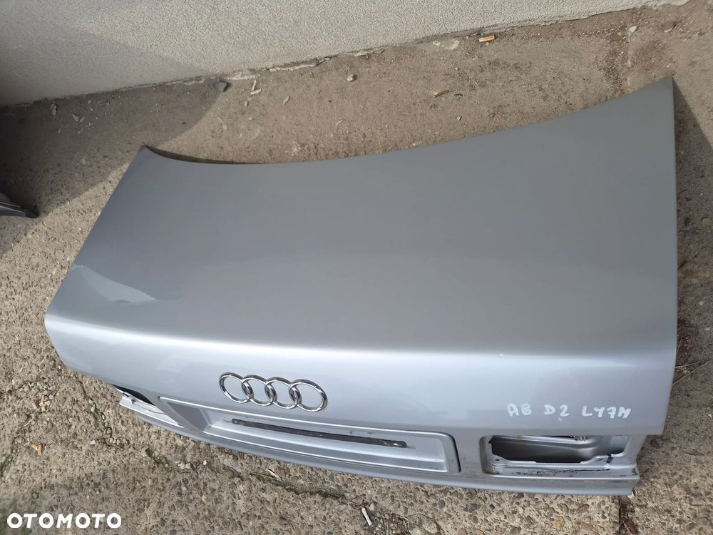 Klapa bagażnika Audi A8 D2 LY7M przed liftem - 3
