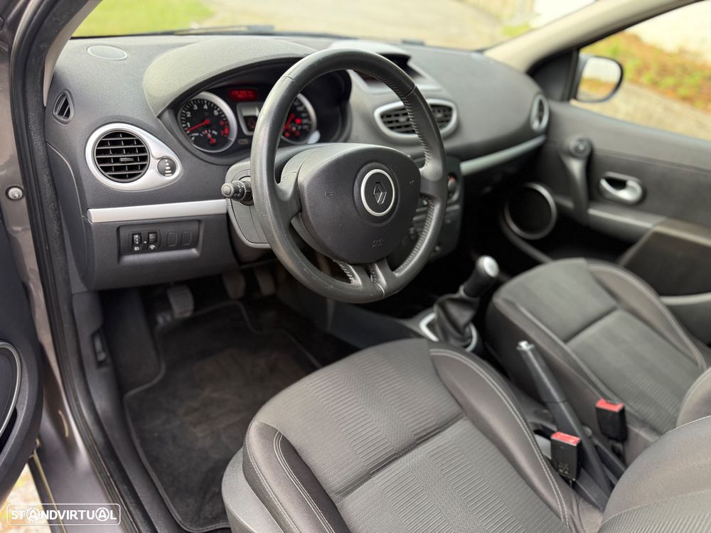Renault Clio 1.2 16V Dynamique S - 11