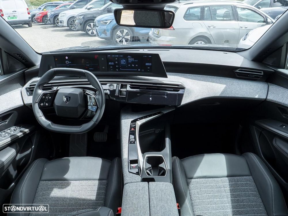 Peugeot E-5008 210 Allure Business - 32