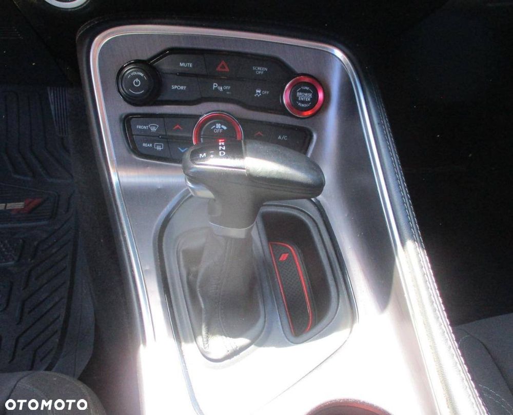 Dodge Challenger Automatik SXT Plus - 4