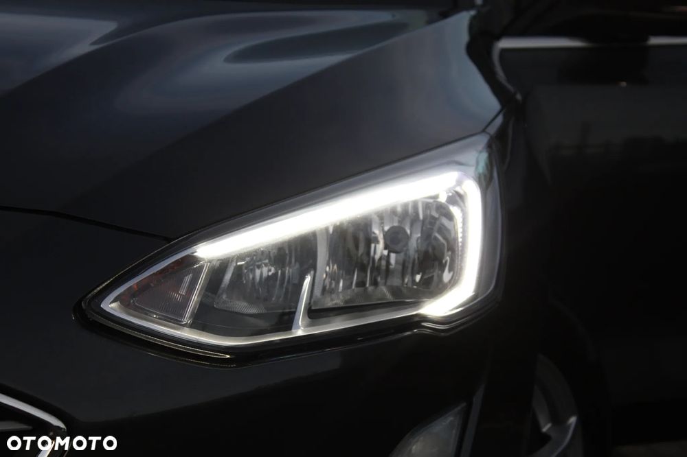 Ford Focus Turnier 1.0 EcoBoost Start-Stopp-System TITANIUM STYLE - 36