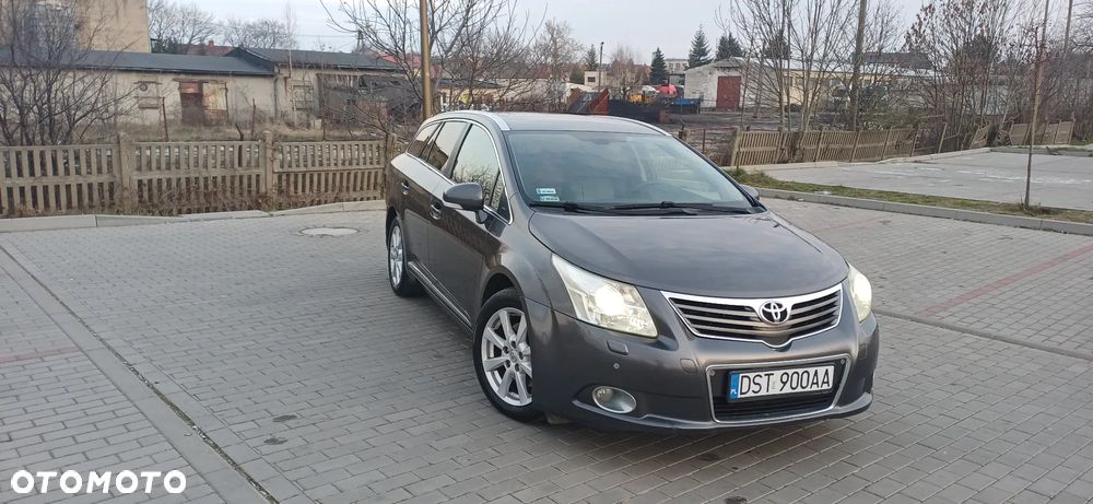 Toyota Avensis 2.2 D-4D Premium - 1