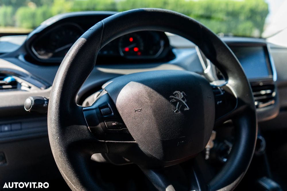 Peugeot 208 1.2 L PureTech Active - 23