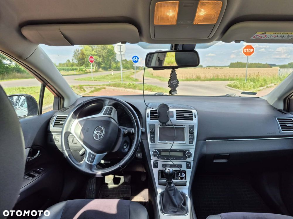 Toyota Avensis 1.8 Premium - 4