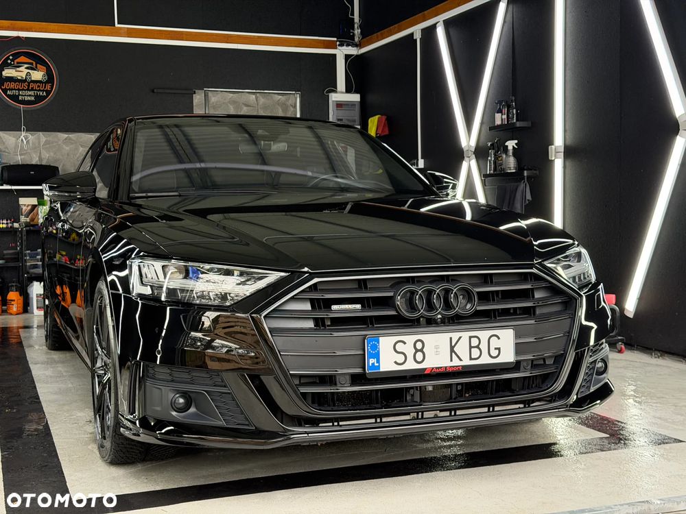 Audi A8 - 1