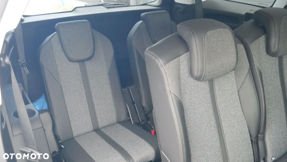 Peugeot 5008 - 16