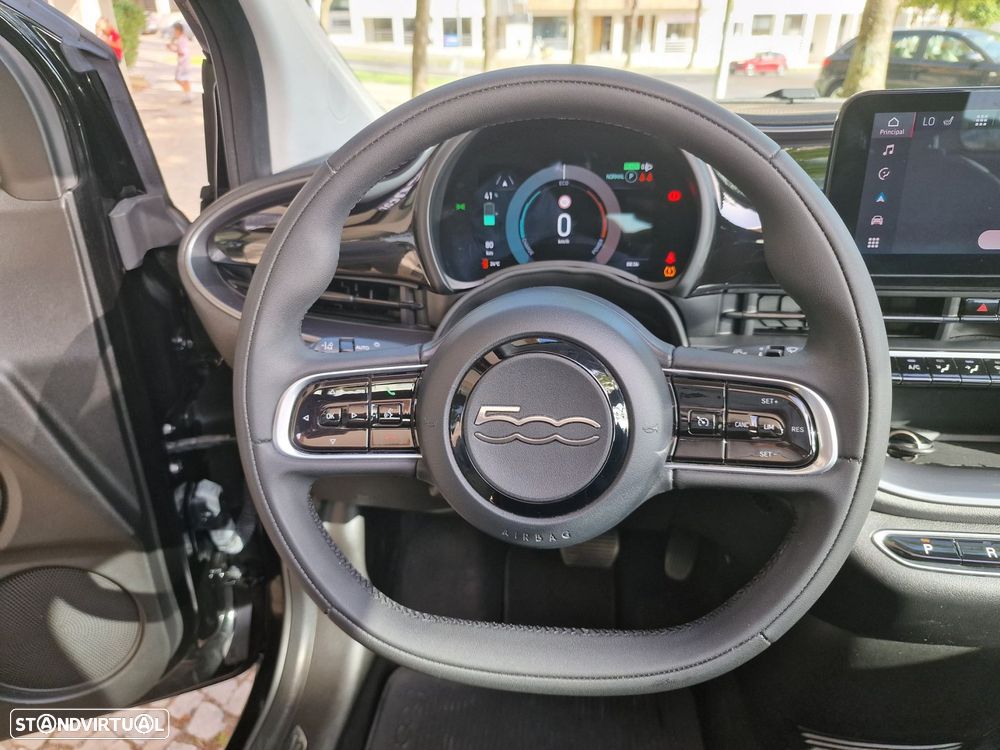 Fiat 500e C - 32