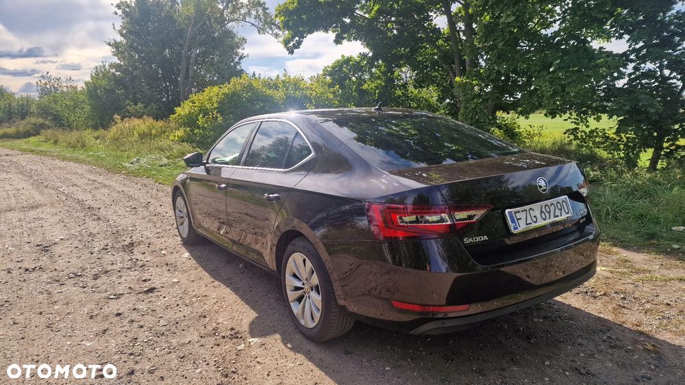 Skoda Superb 2.0 TDI 4x4 DSG L&K - 14