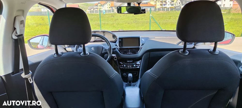 Peugeot 208 1.2 L PureTech Access - 12
