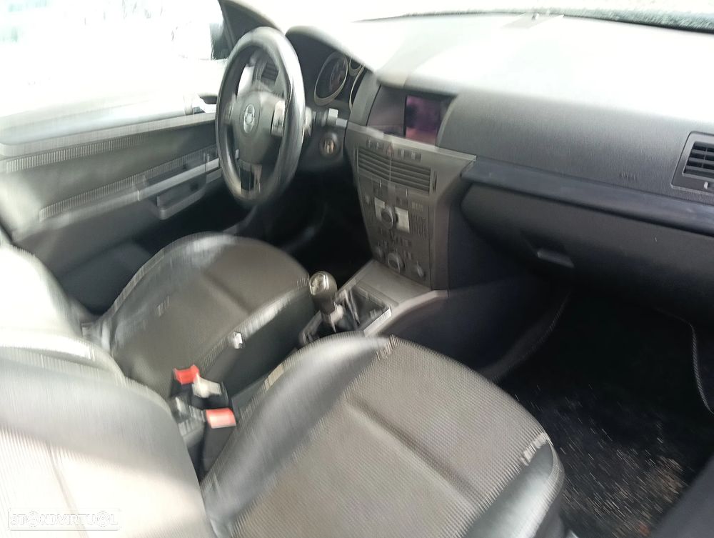 Opel Astra Caravan 1.9 CDTi Cosmo - 17