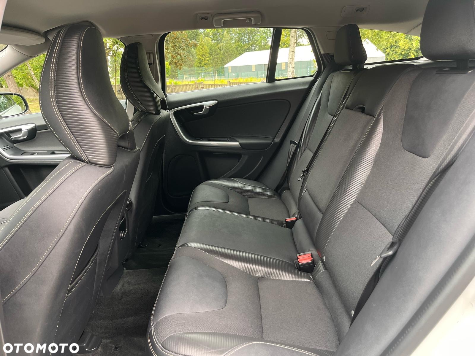 Volvo V60 D3 Geartronic RDesign - 13