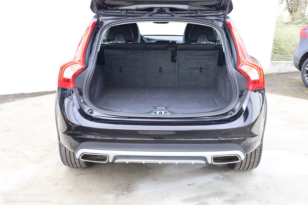 Volvo V60 Cross Country 2.0 D3 Momentum Geartronic - 4
