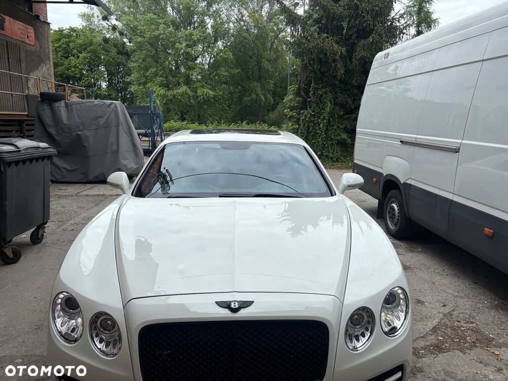 Bentley Flying Spur V8 Convertible - 6