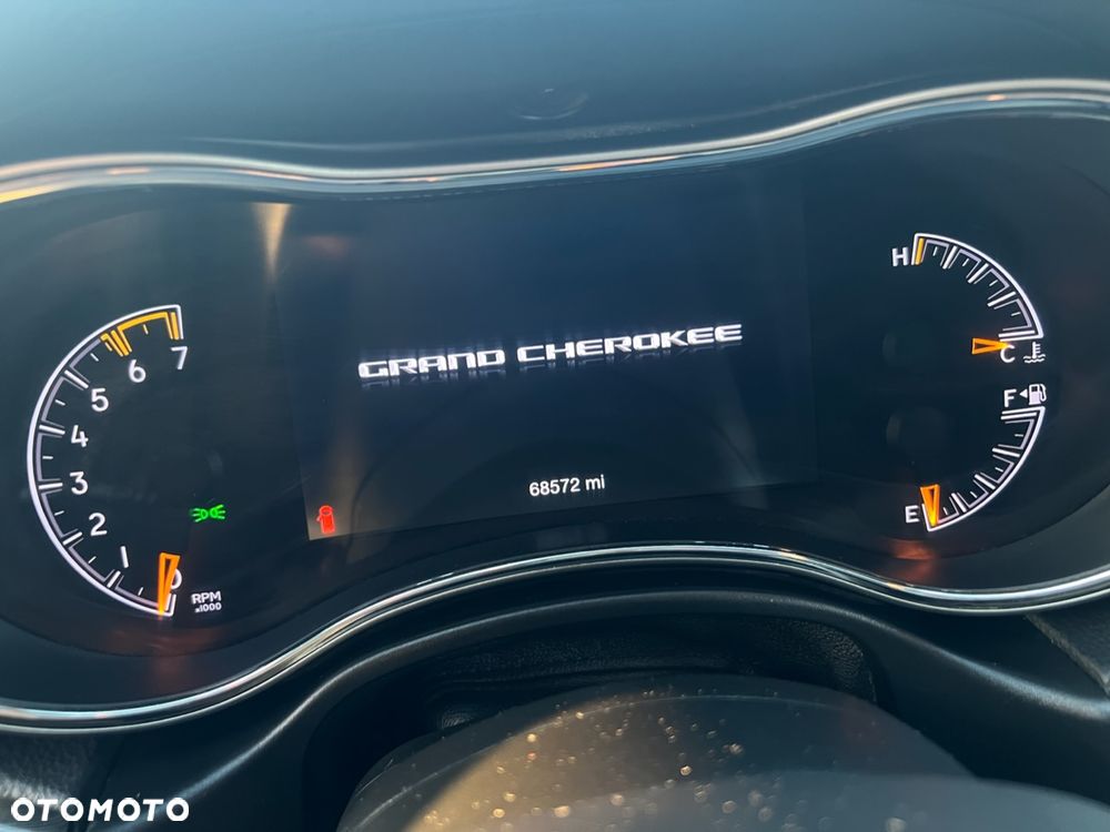 Jeep Grand Cherokee - 35