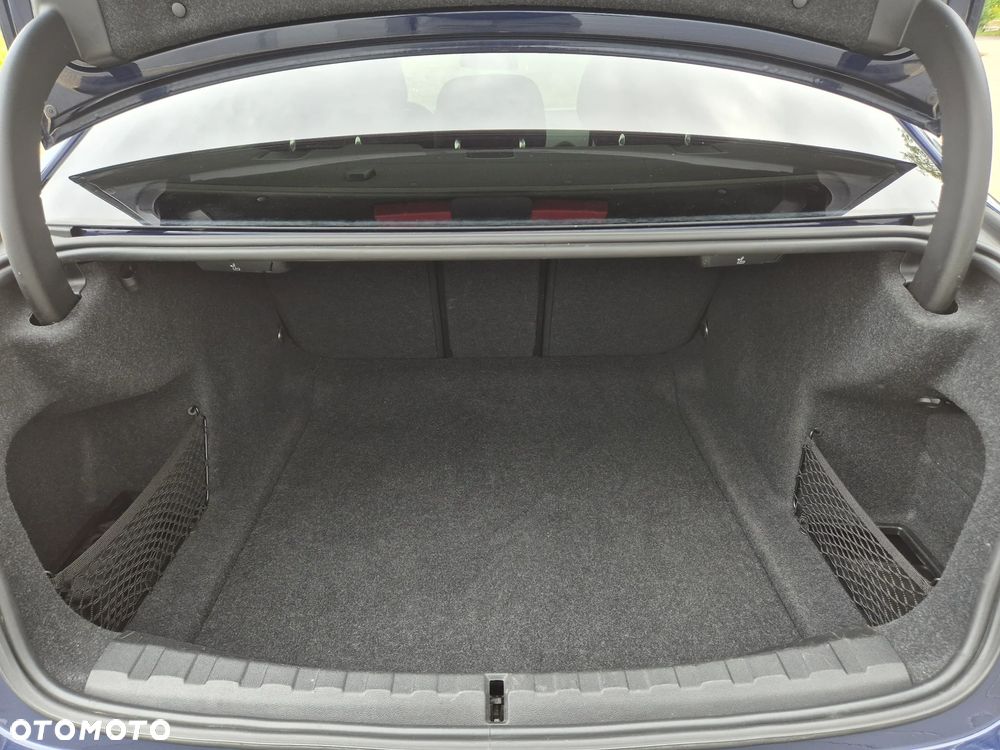 BMW Seria 3 330i xDrive M Sport sport - 26