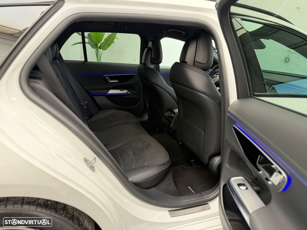 Mercedes-Benz E 300 de AMG Line - 20