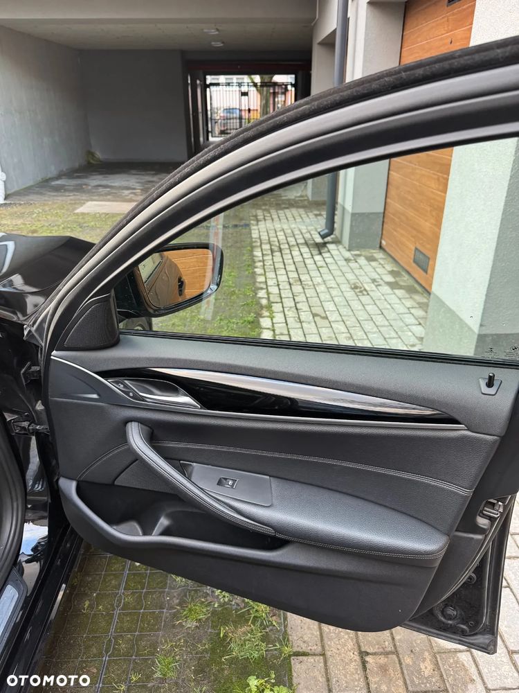 BMW Seria 5 520d Sport Line - 10
