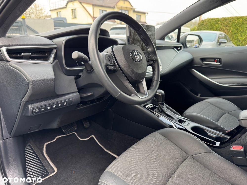 Toyota Corolla 1.8 Hybrid Executive - 16