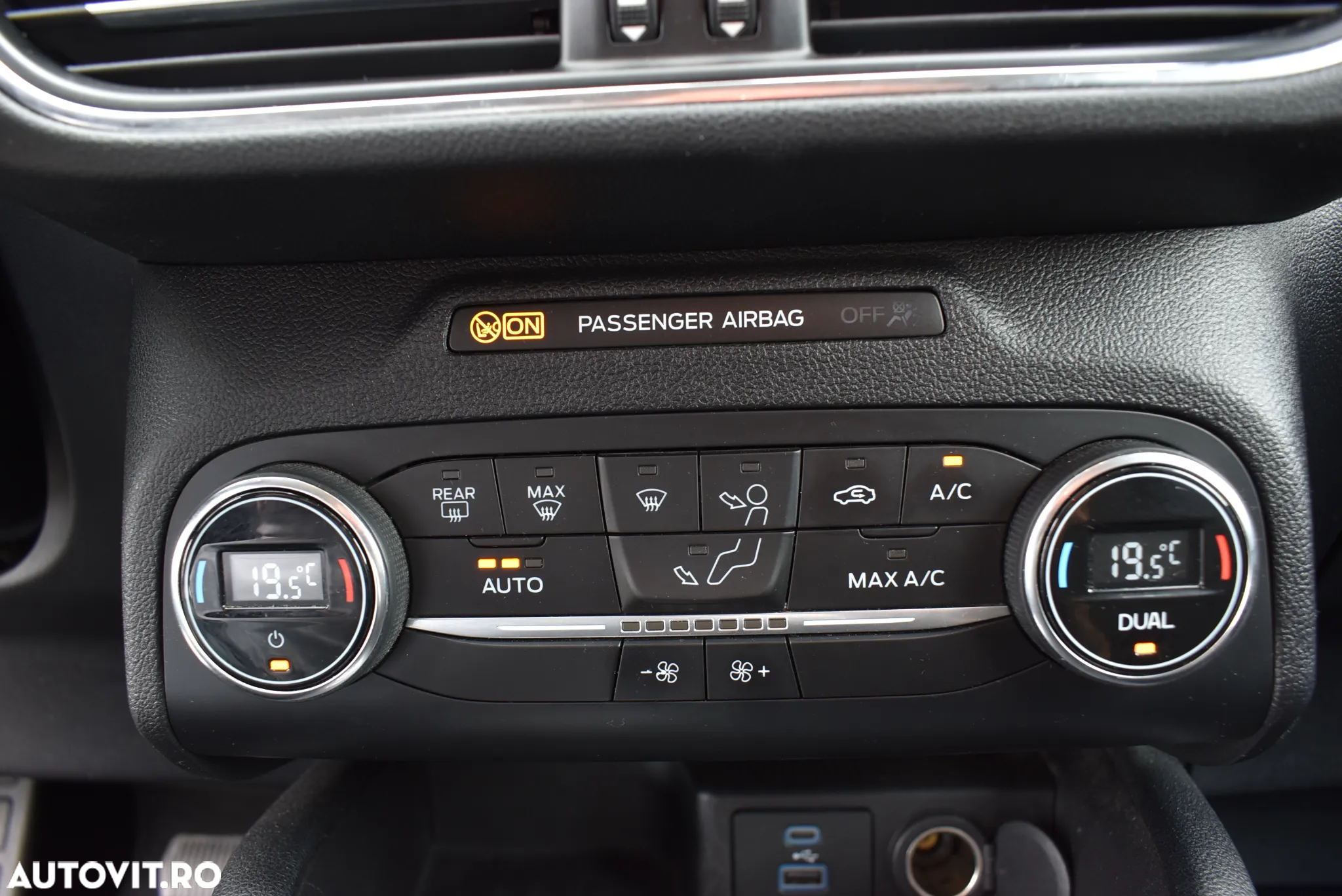 Ford Kuga - 12