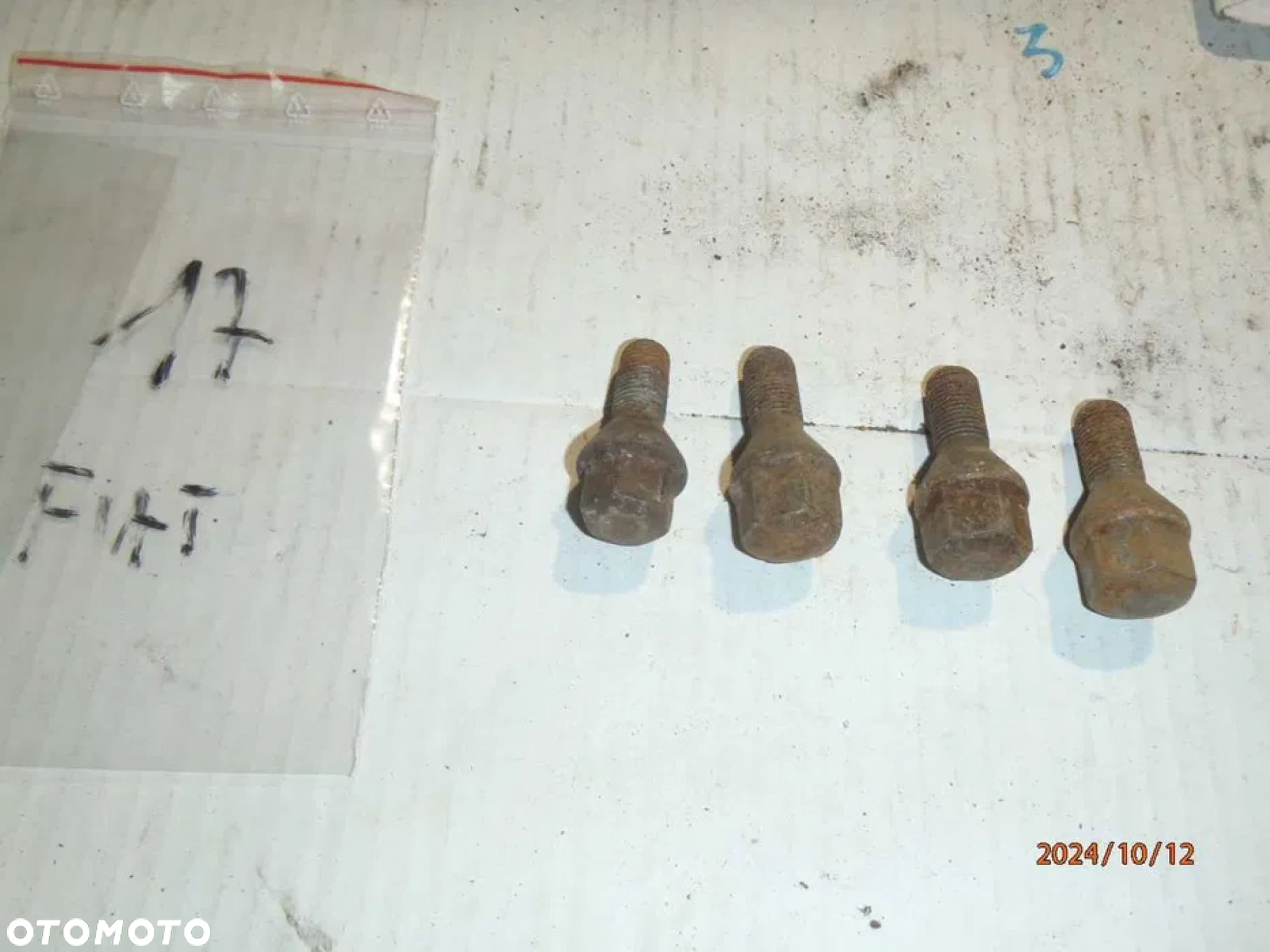 śruba nakrętka koła uno panda cinQuecento niewiadów oryginal 4 szt - 2