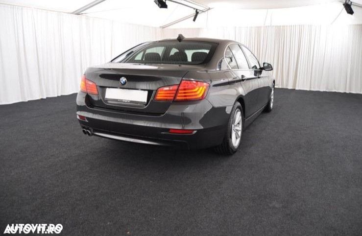 BMW Seria 5 520d Aut. Luxury Line - 7