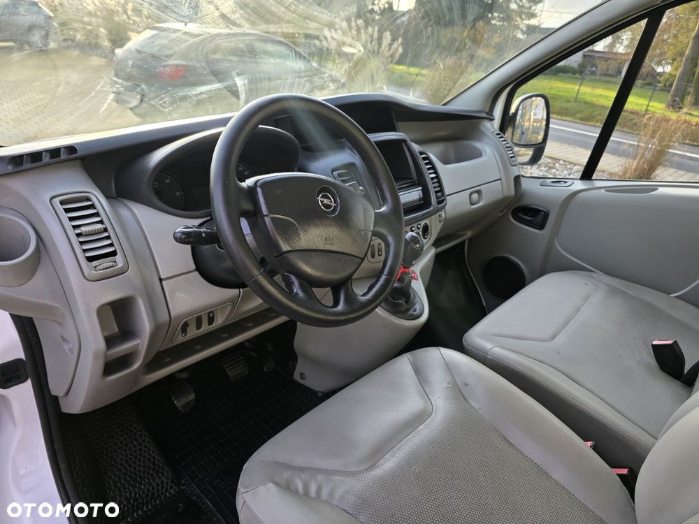 Opel Vivaro - 19