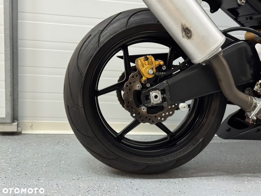 Kawasaki ZXR - 9