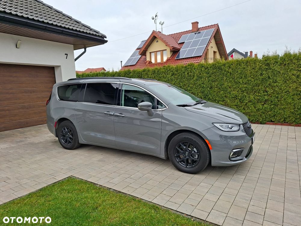 Chrysler Pacifica - 5