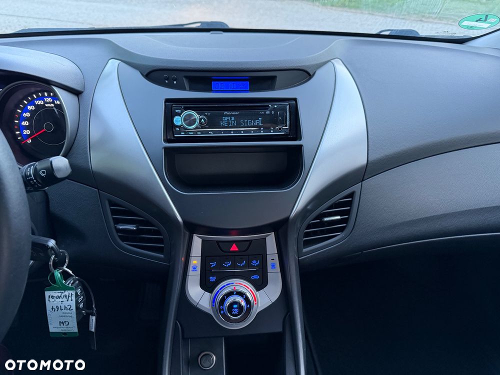 Hyundai Elantra 1.6 Comfort - 17