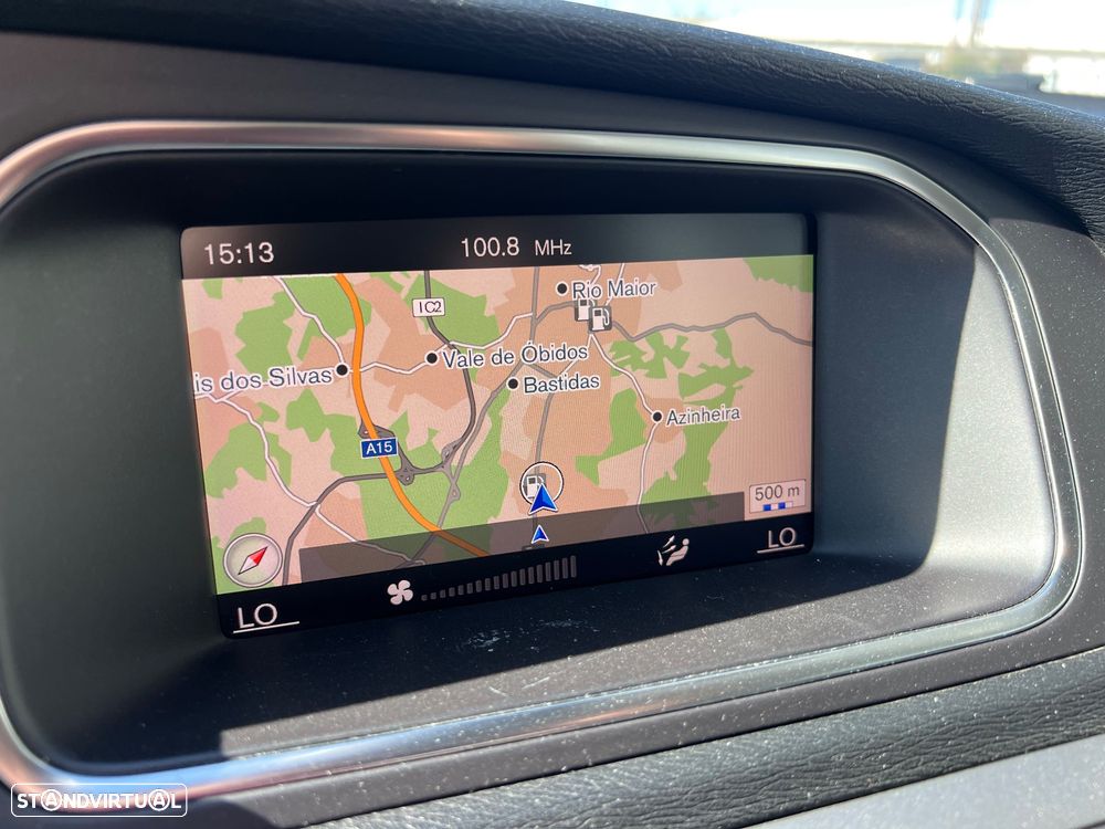 Volvo V40 Cross Country 2.0 D3 Momentum Geartronic - 17