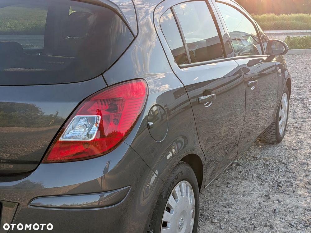 Opel Corsa 1.4 16V Enjoy - 11