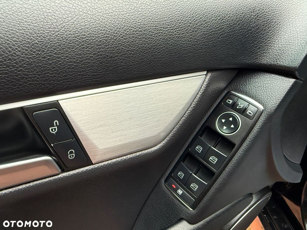 Mercedes-Benz Klasa C 180 CGI BlueEff Avantgarde - 16