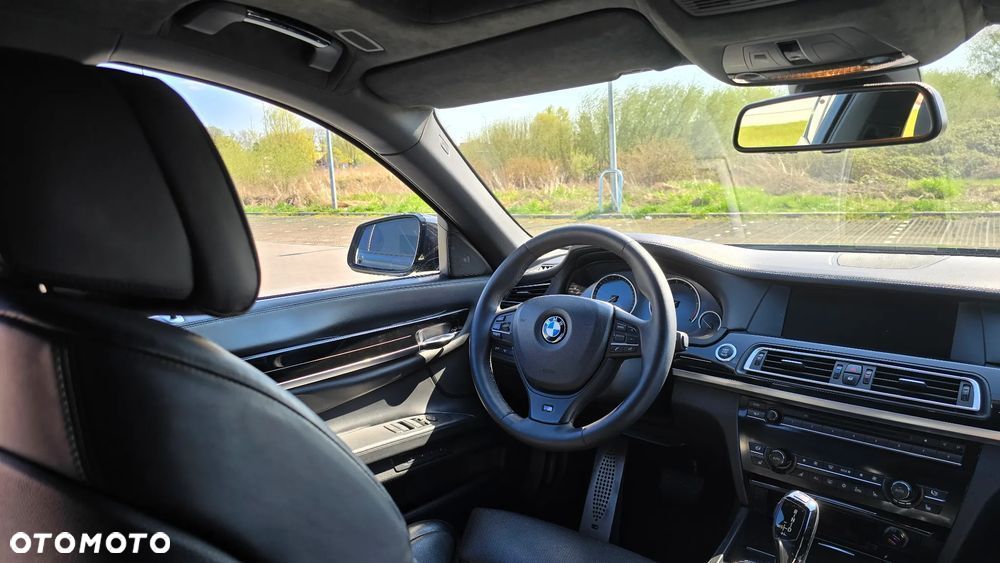 BMW Seria 7 740d xDrive - 14