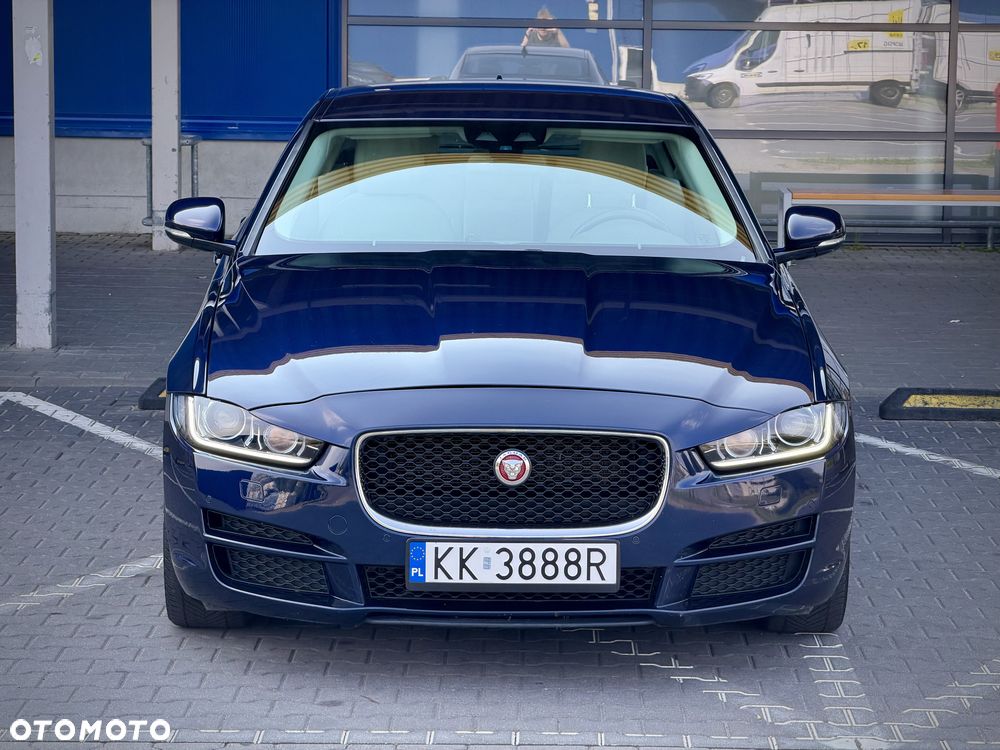 Jaguar XE 20d Pure - 2