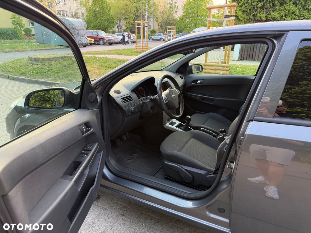 Opel Astra 1.6 Innovation - 10