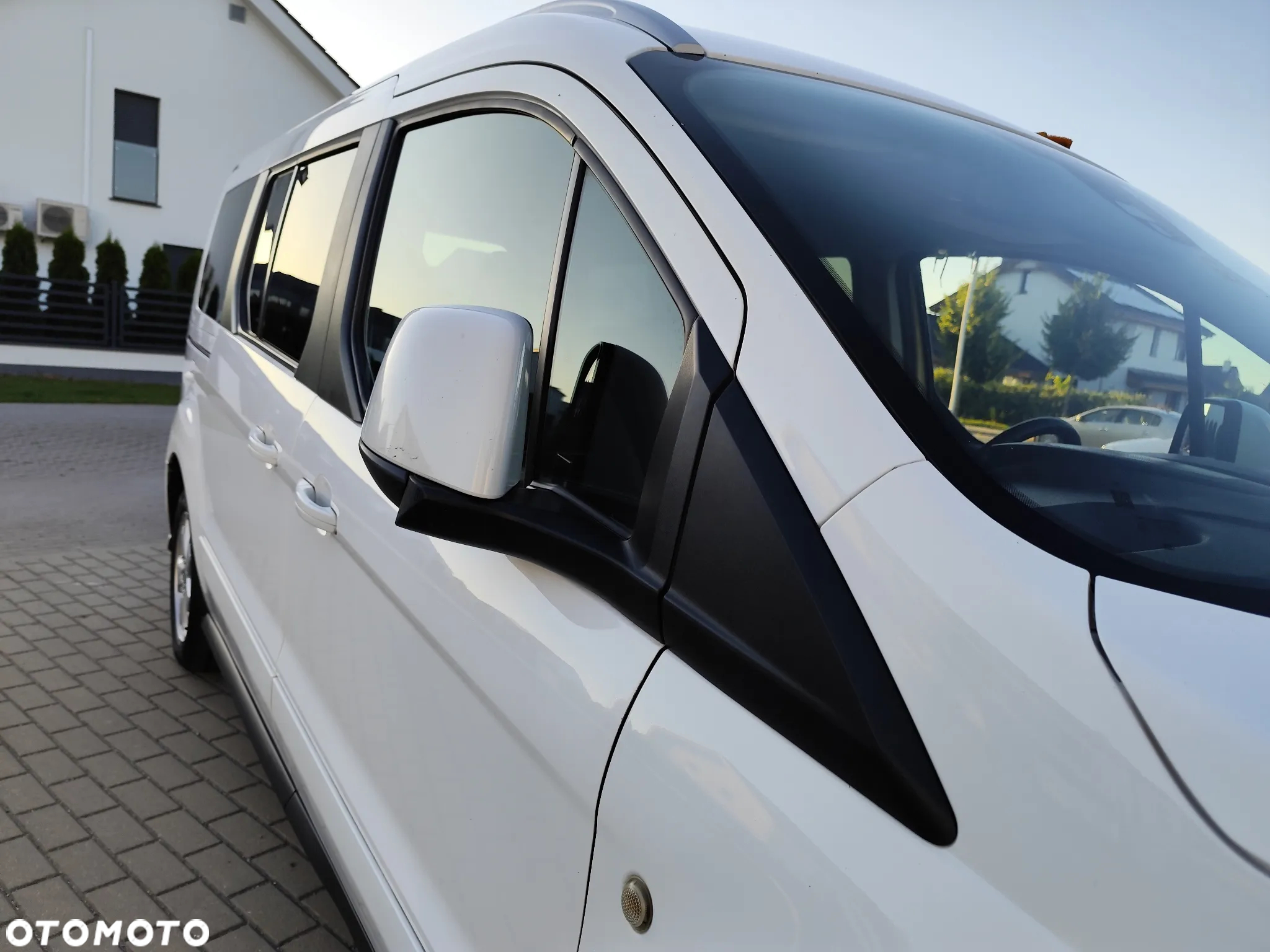 Ford Tourneo Connect Grand - 29