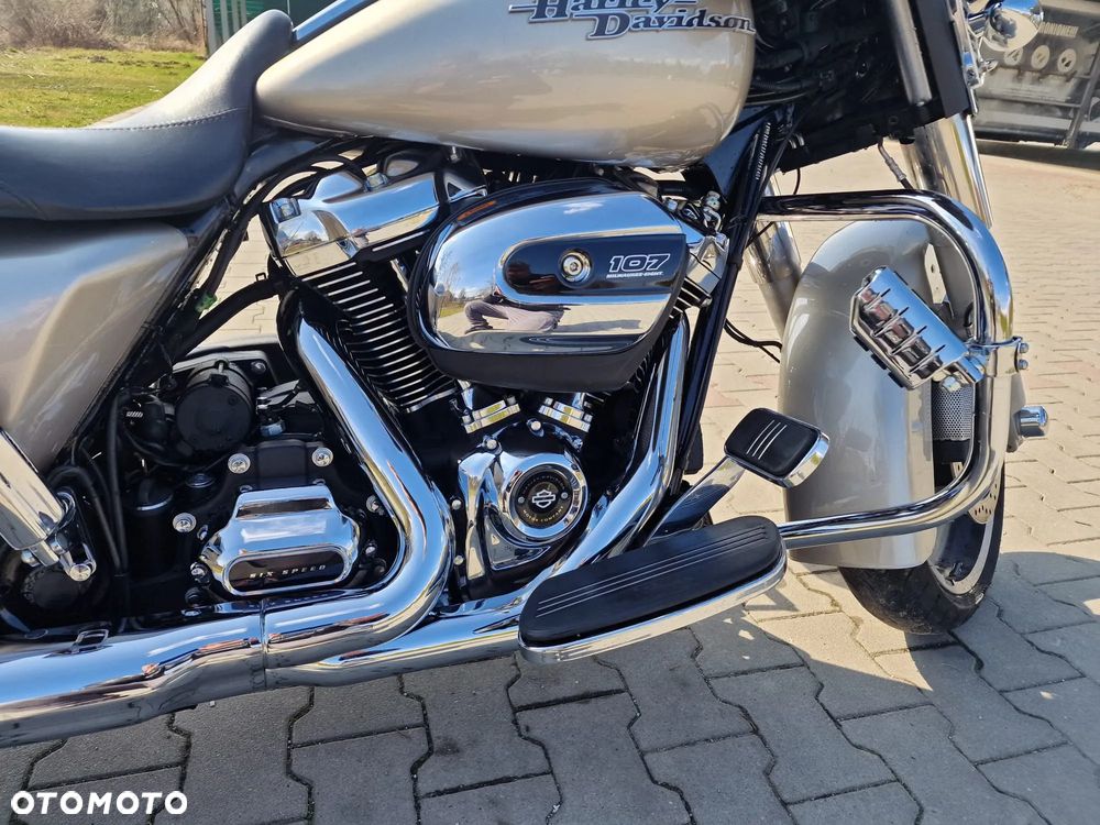 Harley-Davidson Touring Street Glide - 17