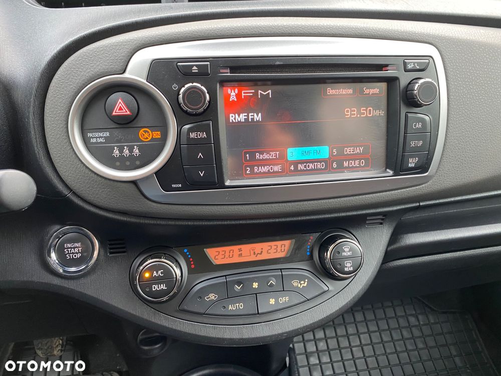 Toyota Yaris 1.33 Prestige - 32