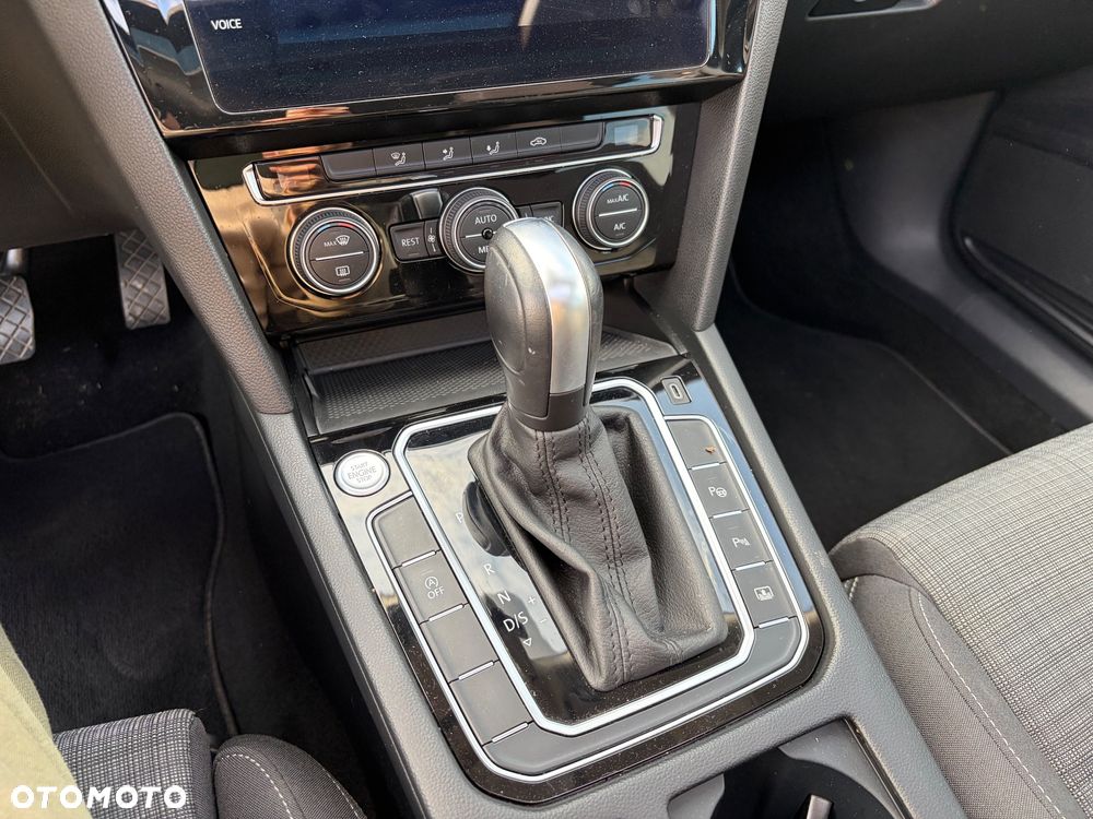 Volkswagen Passat 2.0 TDI SCR DSG Comfortline - 19