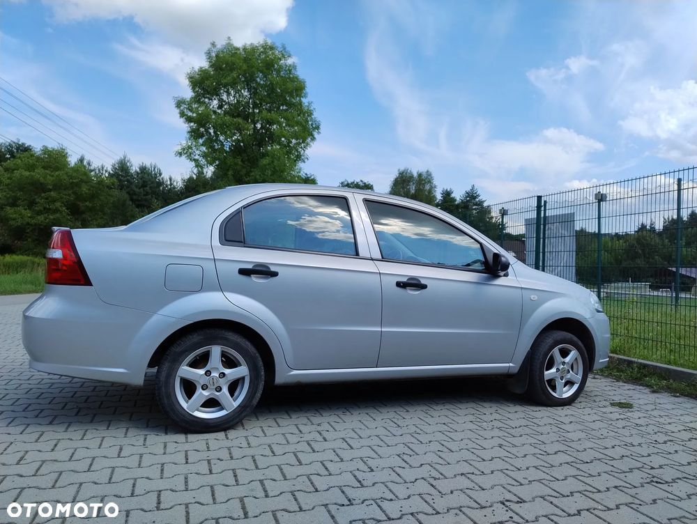 Chevrolet Aveo 1.2 16V Base - 2