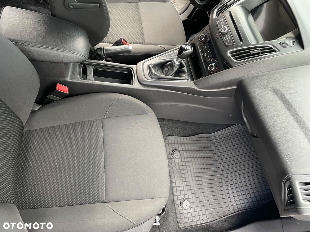 Ford Focus 1.5 EcoBoost Trend ASS - 12