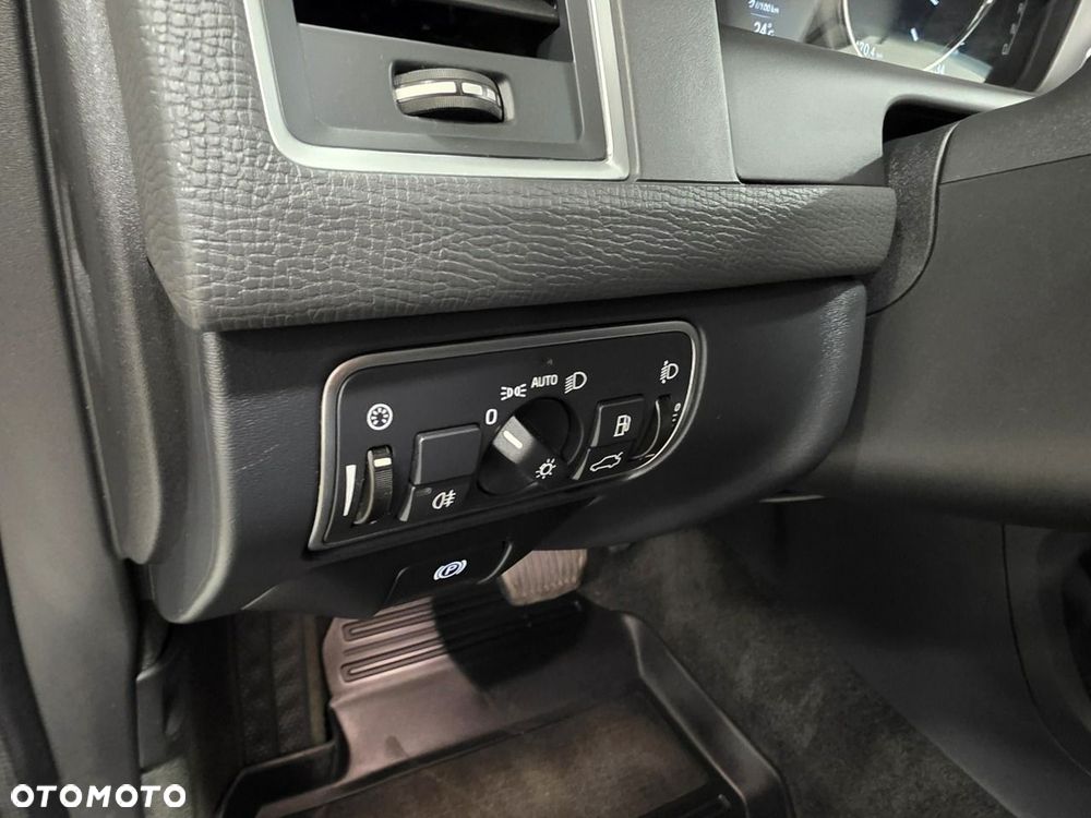 Volvo XC 60 D4 Momentum Pro - 14